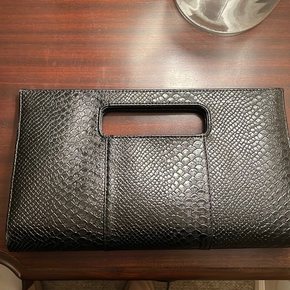 Charming Charlie’s Black Snap Shut Clutch